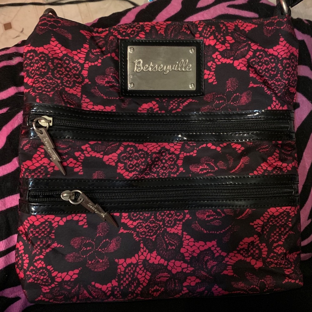 Betsey Johnson crossbody Purse